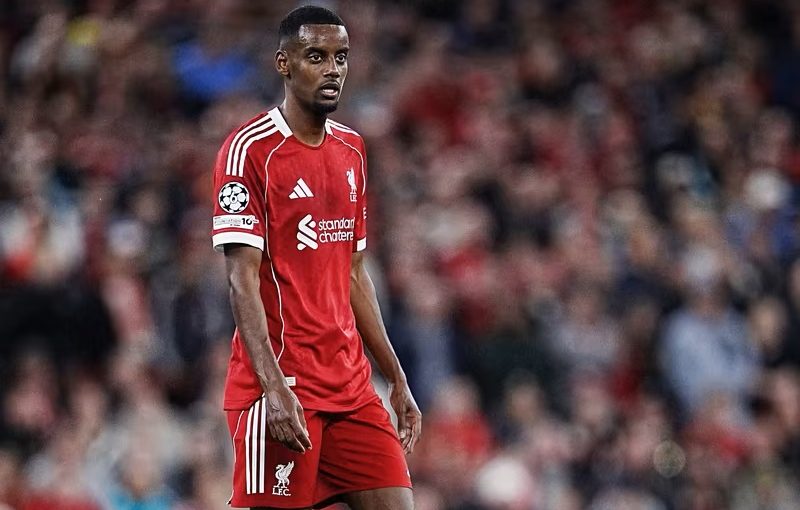 Alexander Isak utbytt skadad i Champions League