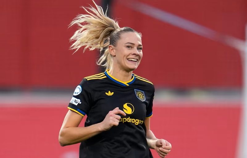 Rolfös första mål för Manchester United