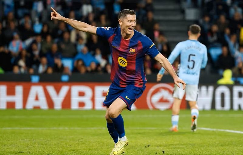 Robert Lewandowski hattrickhjälte i Barcelonas seger