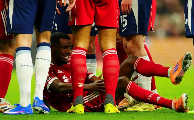 Isak har troligen ett benbrott