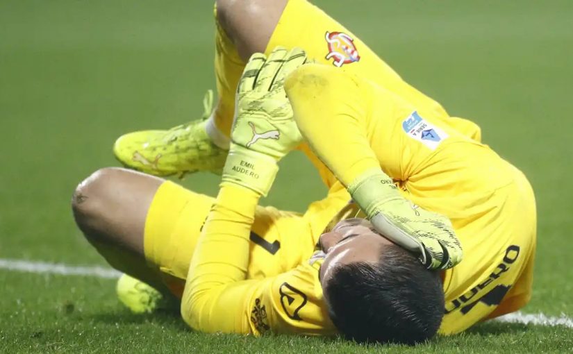 Skandalscener i Serie A – målvakt träffad av ”banger”