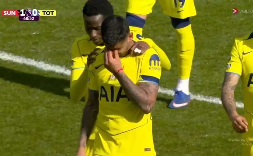 Otäcka bilderna – Tottenham-stjärnan i tårar