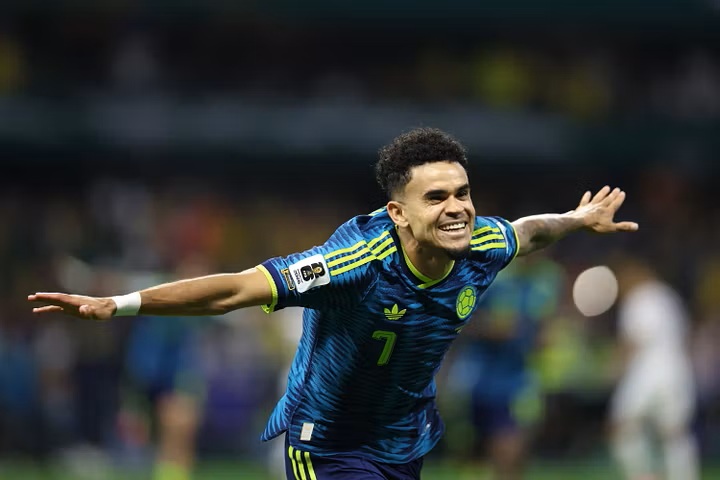 Colombia vann VM-premiären mot Uzbekistan