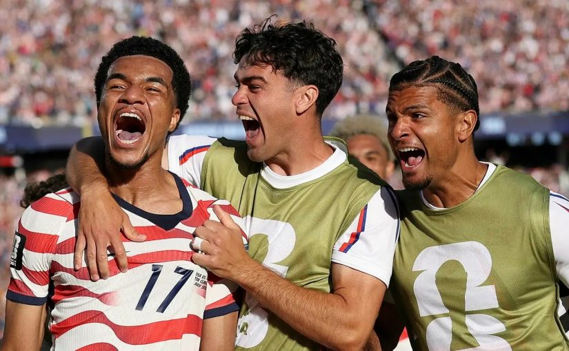 Trots rött kort – USA till åttondel i VM
